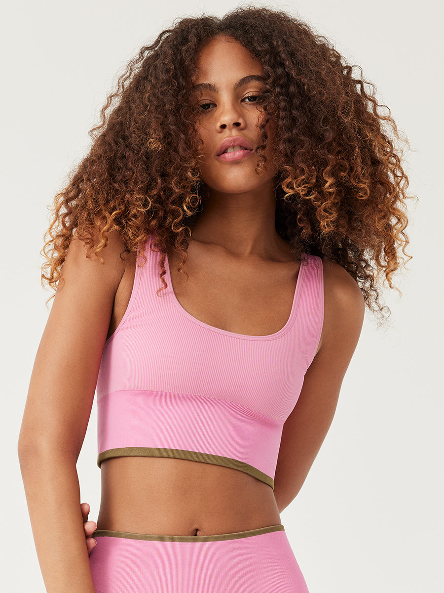 Bossy- Seamless ribbed sports bra in pink – Flexeve Wear